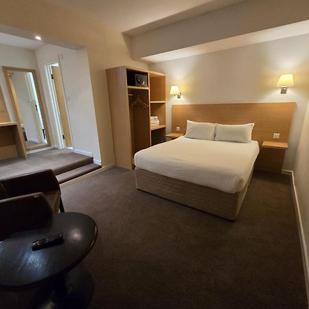The Luton Hotel Экстерьер фото