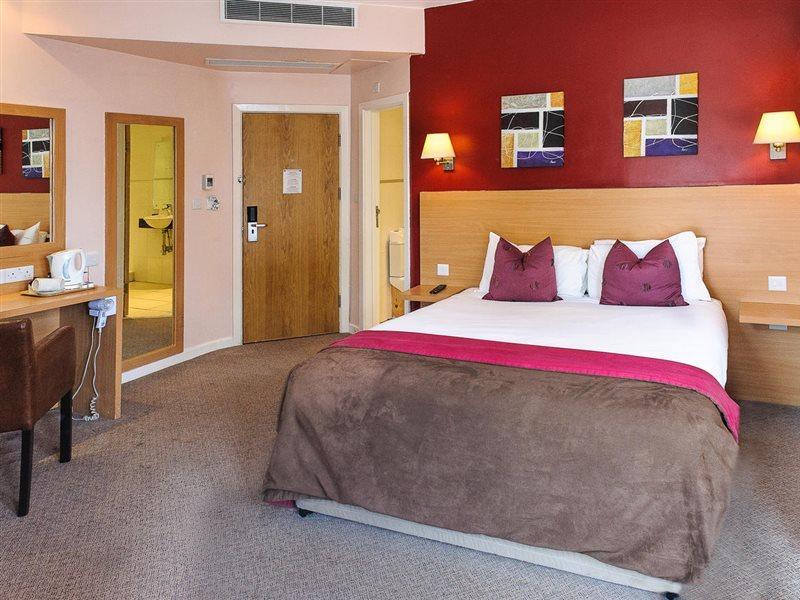 The Luton Hotel Экстерьер фото