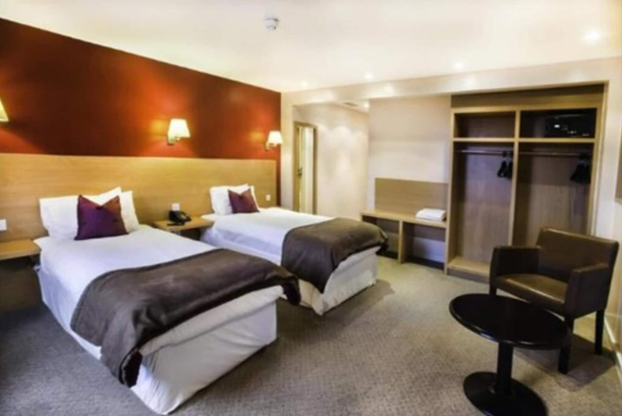 The Luton Hotel Экстерьер фото