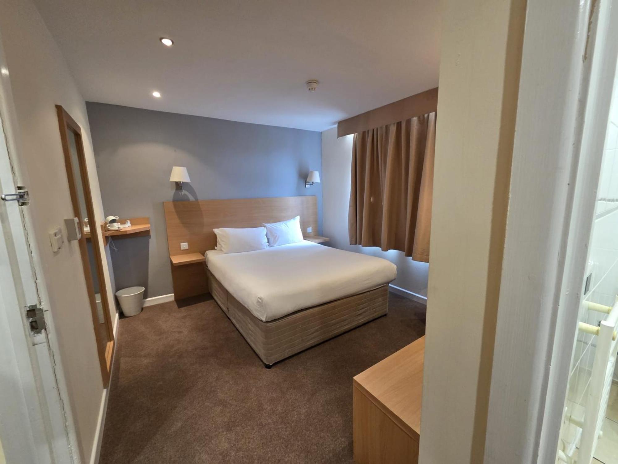 The Luton Hotel Экстерьер фото