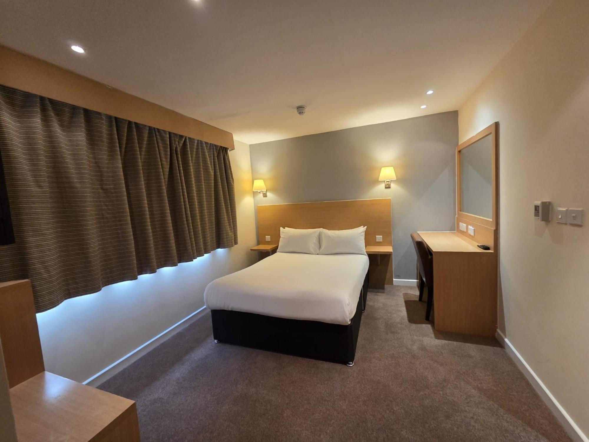 The Luton Hotel Экстерьер фото
