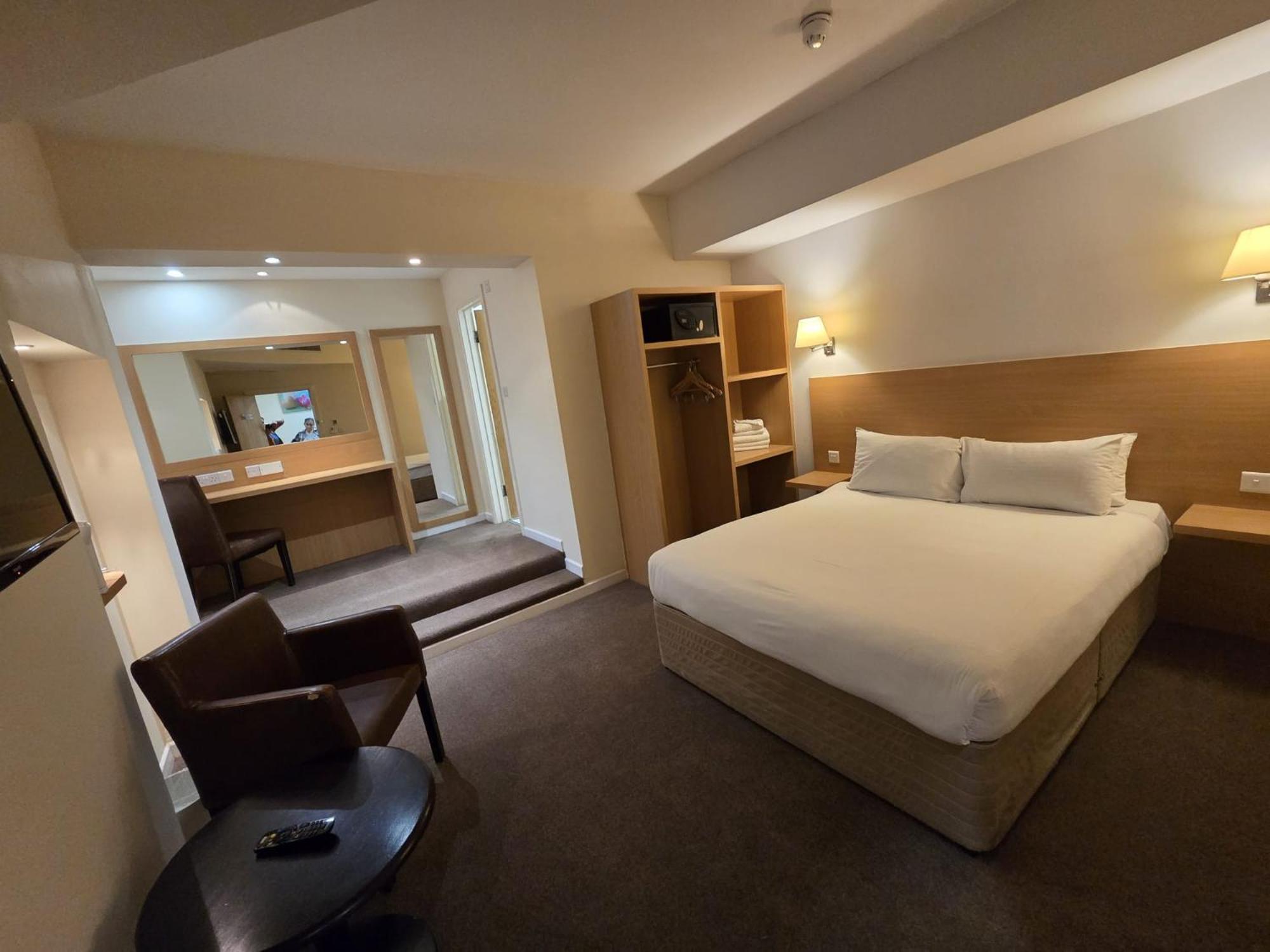 The Luton Hotel Экстерьер фото