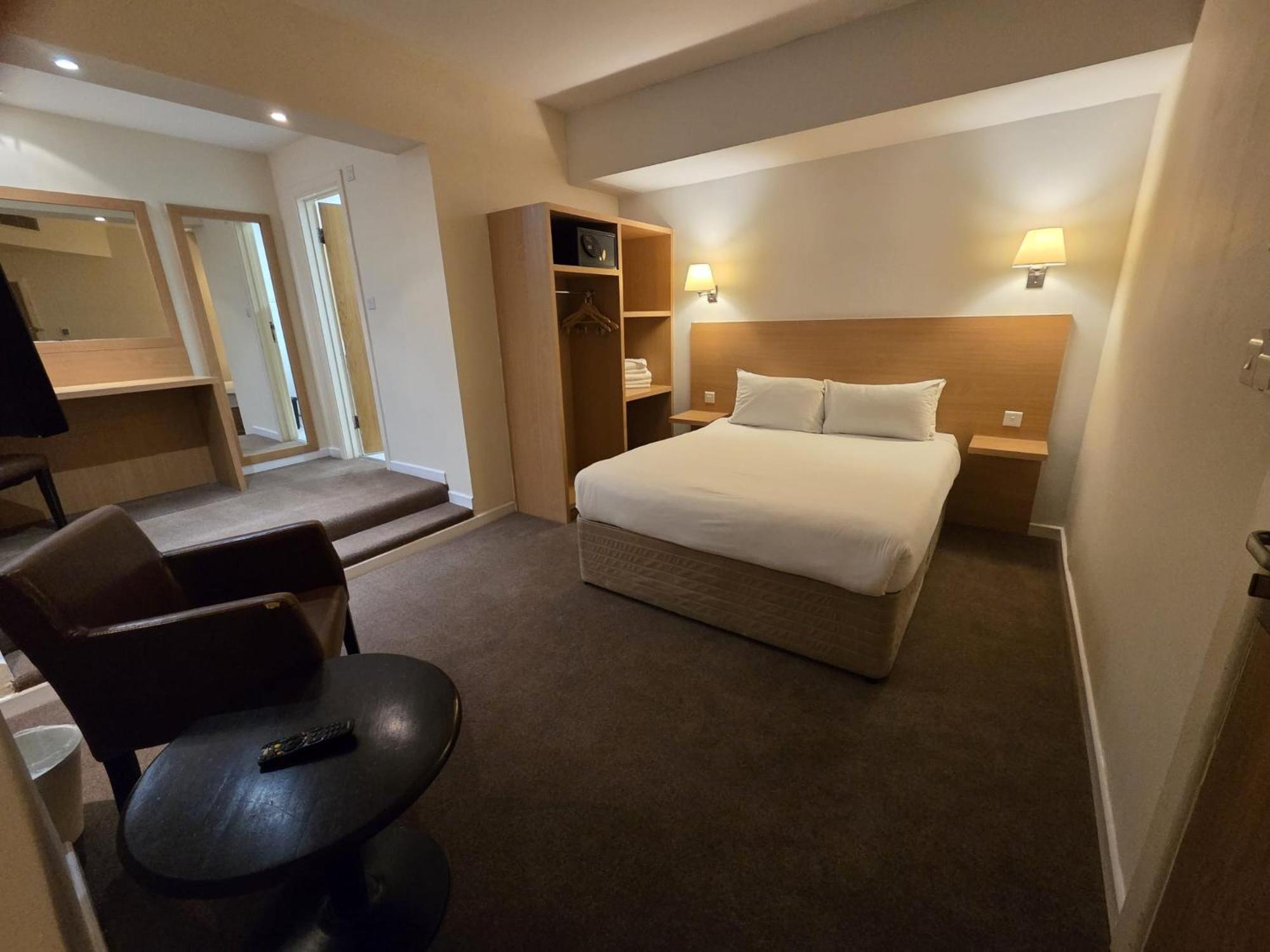 The Luton Hotel Экстерьер фото