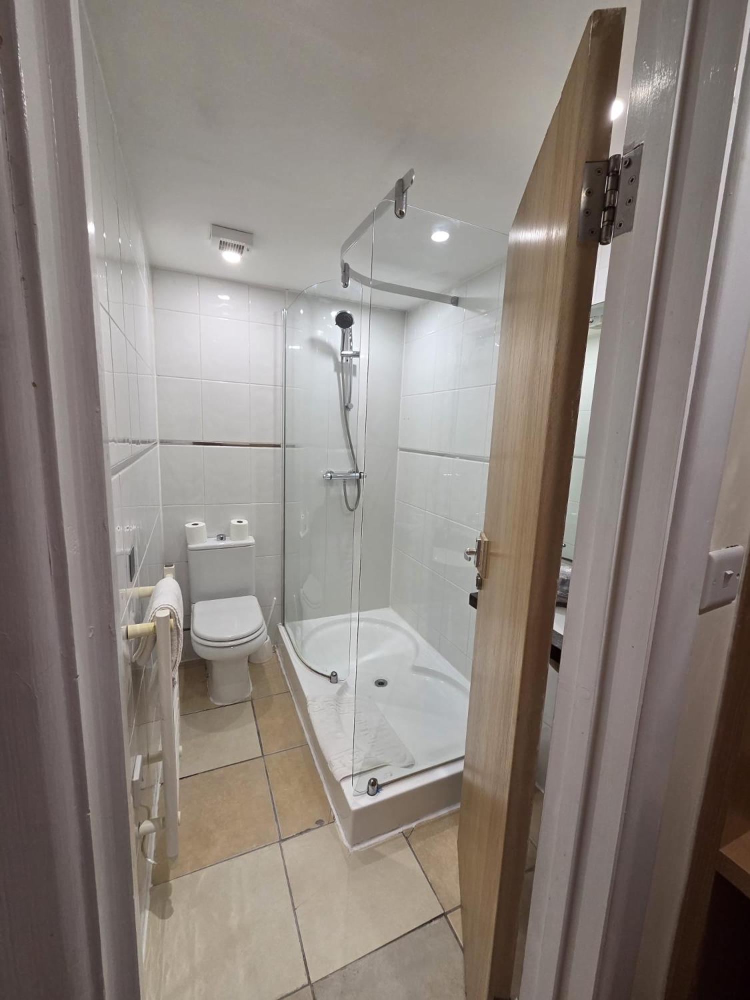 The Luton Hotel Экстерьер фото