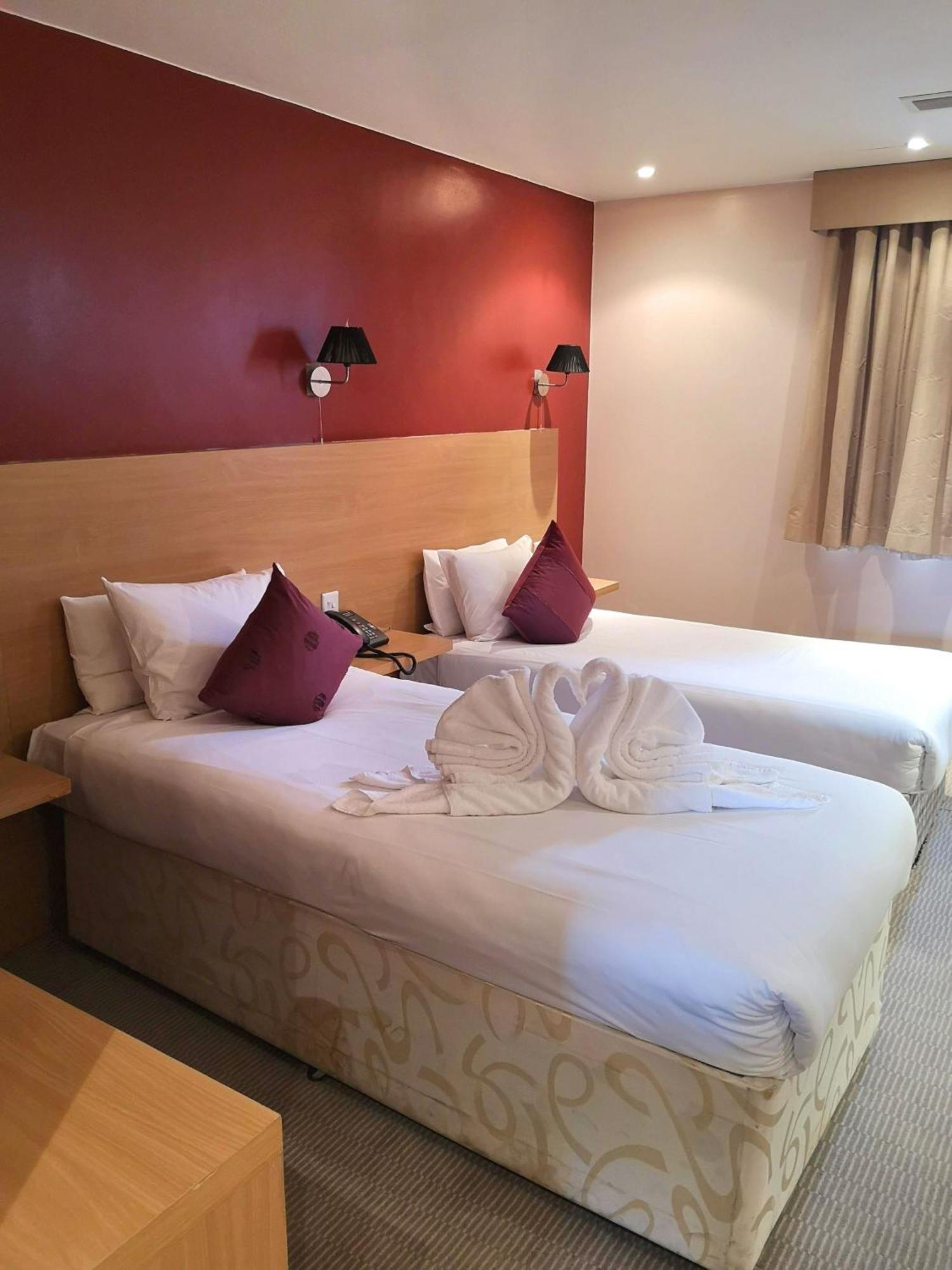 The Luton Hotel Экстерьер фото